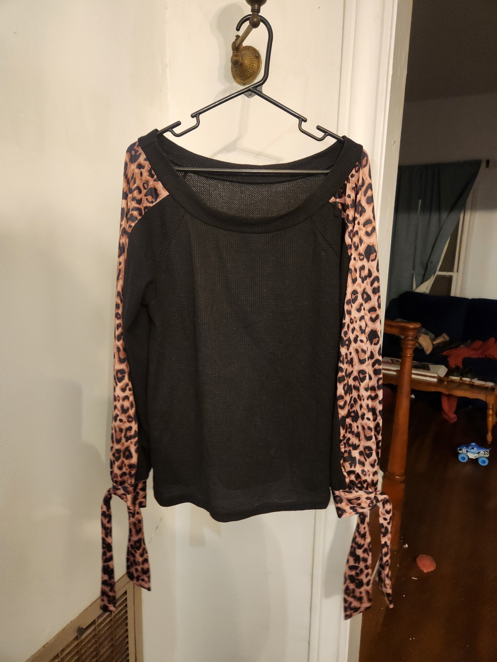 Black Sweatshirt with Leopard-Print Tie Sleeve